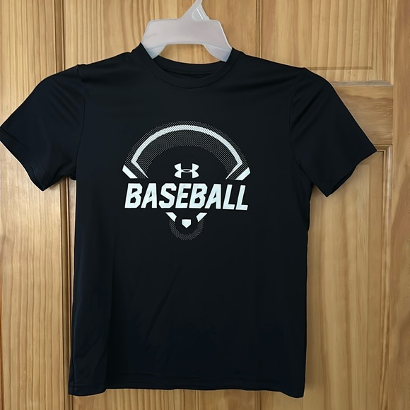 Youth Medium under armour dri-fit t-shirt - Picture 1 of 2